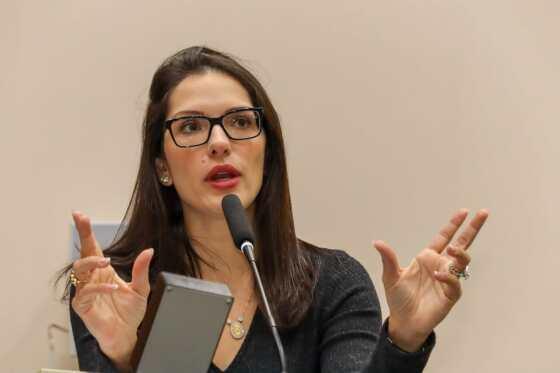 Órgão foi questionado pela deputada sobre pavimentação da BR (Foto: assessoria)