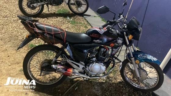 Motocicleta que estava com adolescente foi apreendida pela PM em Juína